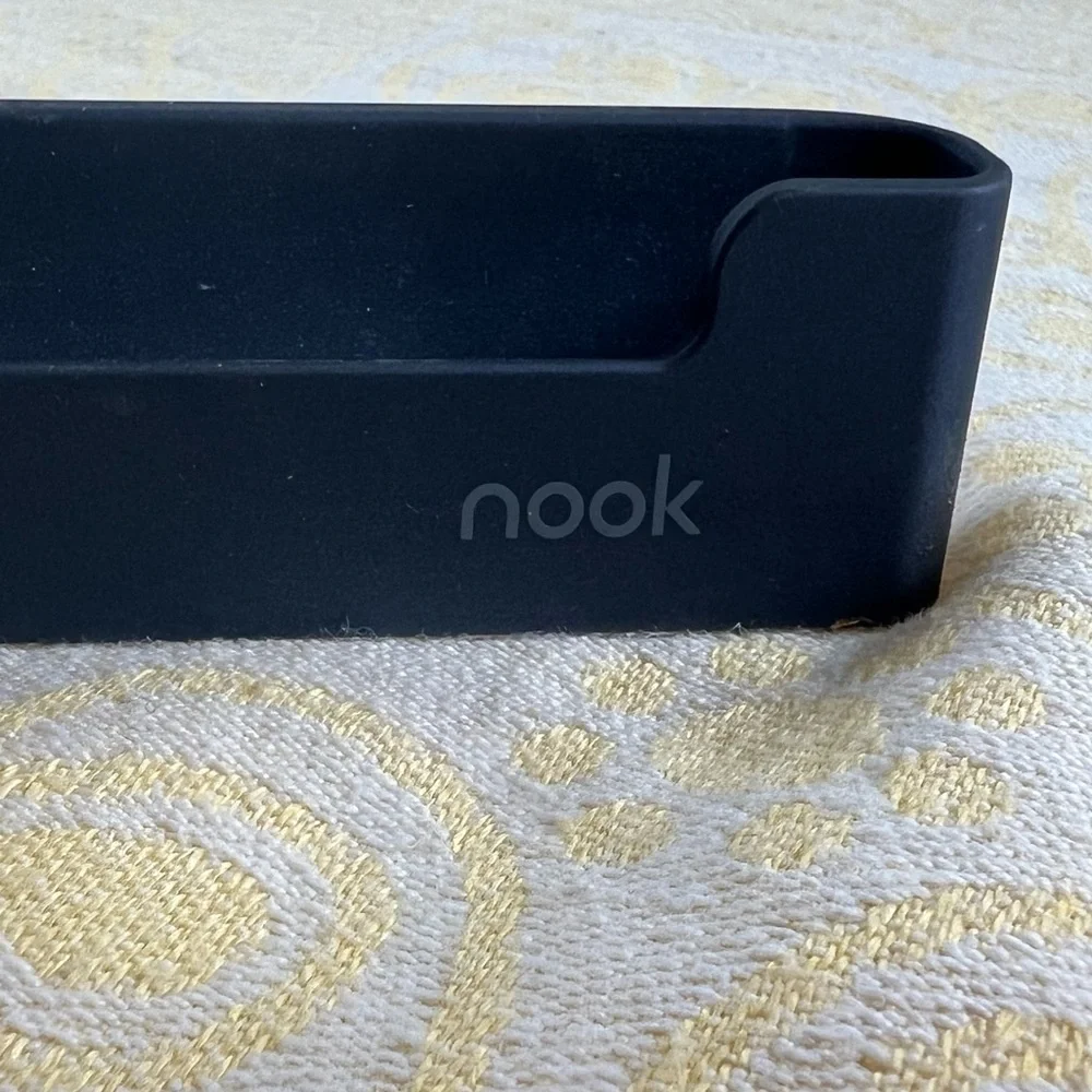 BARNES & NOBLE DOCKING STATION FOR 10.1 NOOK TABLET IPAD